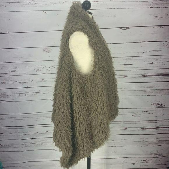 Main Strip Brown Teddy‎ Drape Front Vest - Picture 2 of 7